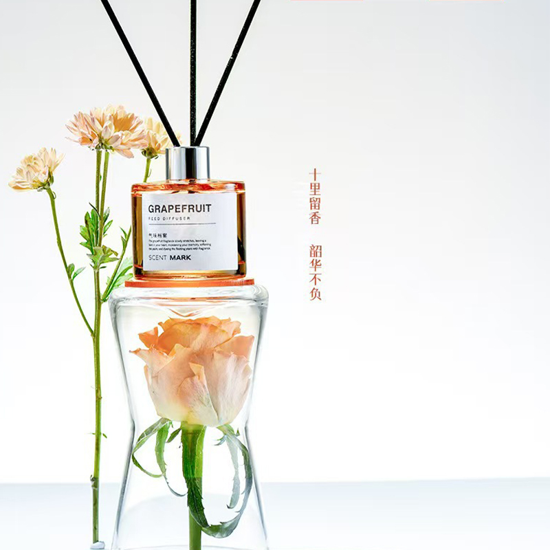 エッセンシャルオイル入りリーフディフューザーボトル,ラベンダ - Home Fragrance Jasmine のレビューと価格